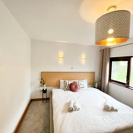 Happy Sandy Feet: Cozy Seaside Retreat In