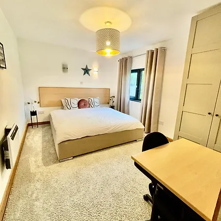 Happy Sandy Feet: Cozy Seaside Retreat In Youghal